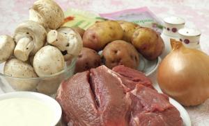 Тушеная картошка с мясом и грибами